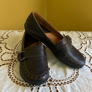 Born brand Black & Brown buckle slip on loafers.
